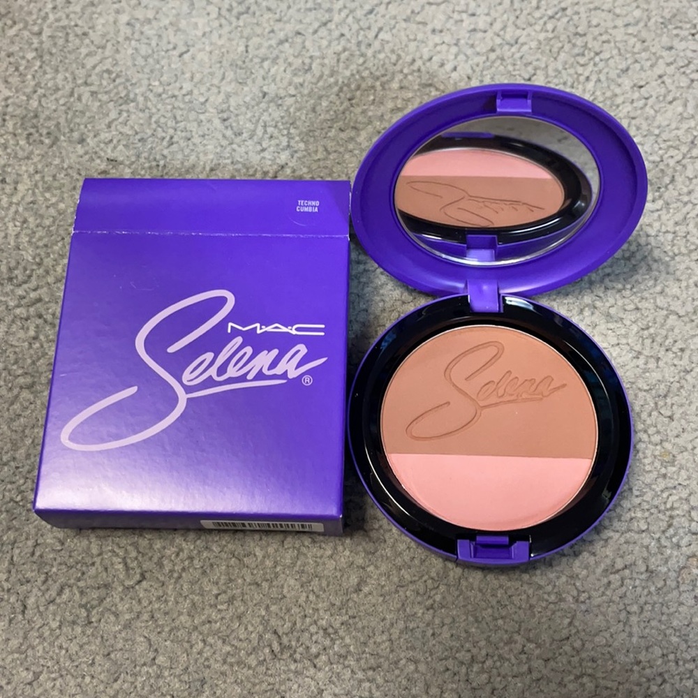 NIB MAC x Selena Powder Blush Duo